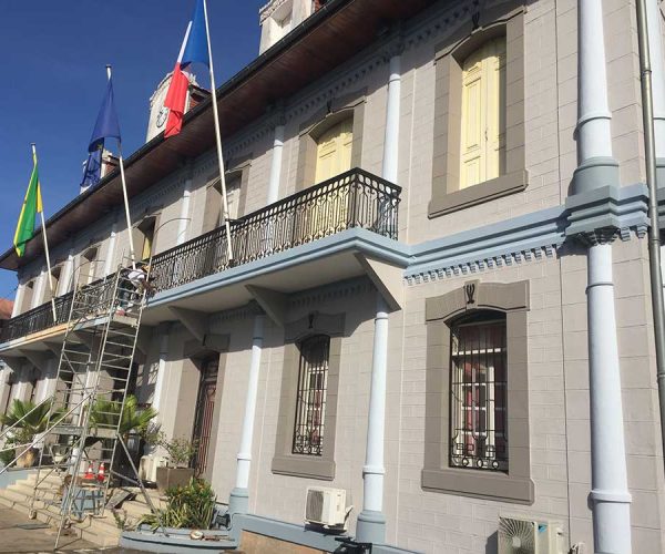 Travaux de peinture des façades - Mairie de Cayenne - Guyane