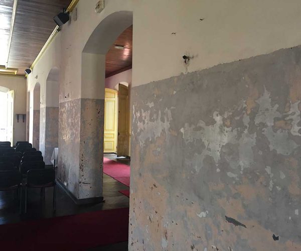 Décapage des murs intérieurs de l'étage - Mairie de Cayenne - Guyane