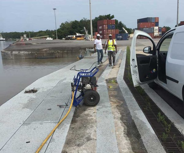 Application de résines en bord de quais du port de DDC - Guyane 3