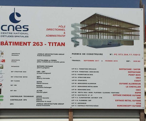 Travaux en cours - Bâtiment administratif Titan - CNES Centre spacial de Kourou - Guyane